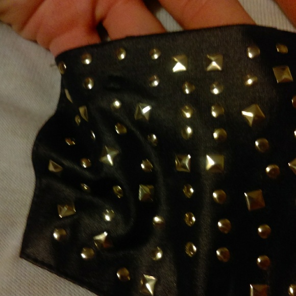 Beautiful top - Picture 2 of 2